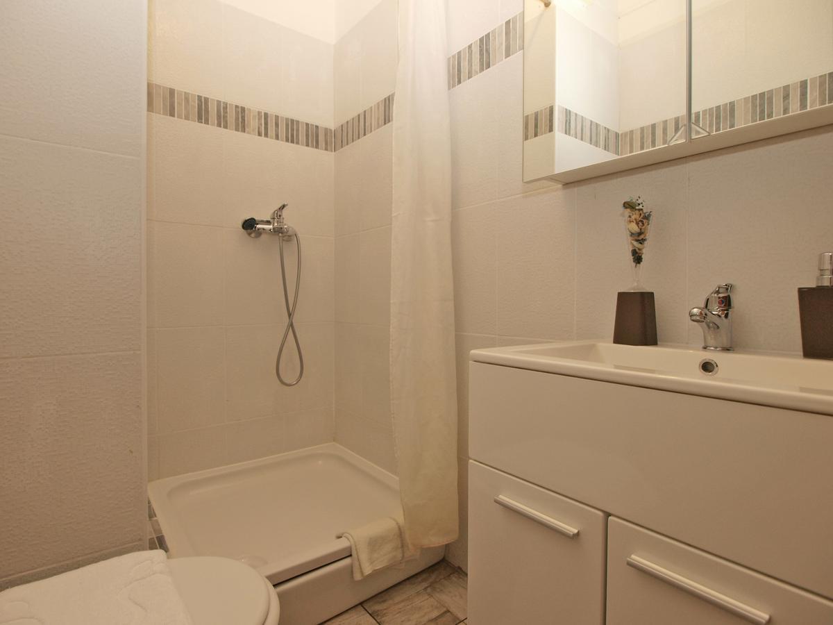Apartments Davor 1676 Баньоле Екстериор снимка
