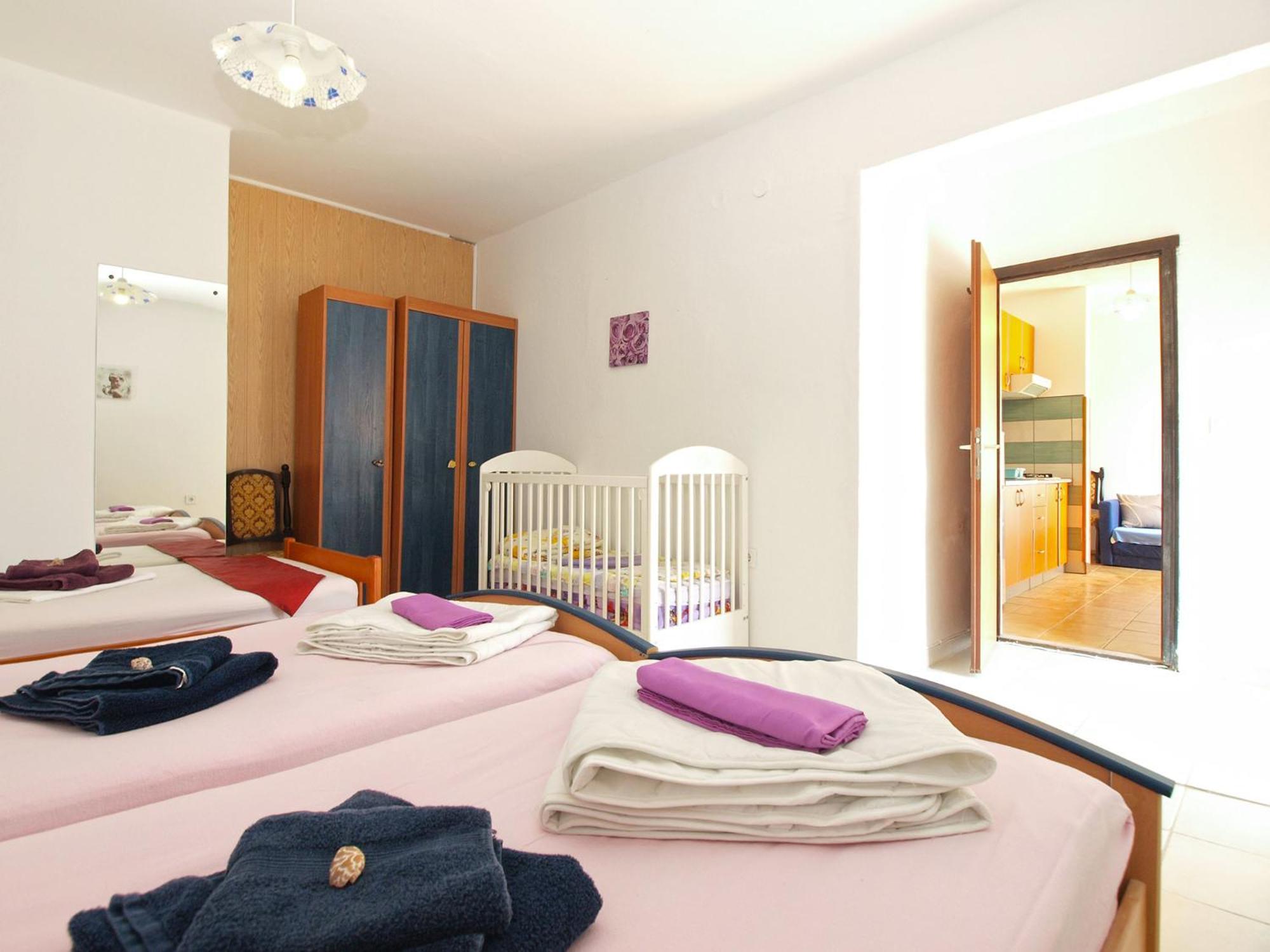 Apartments Davor 1676 Баньоле Екстериор снимка