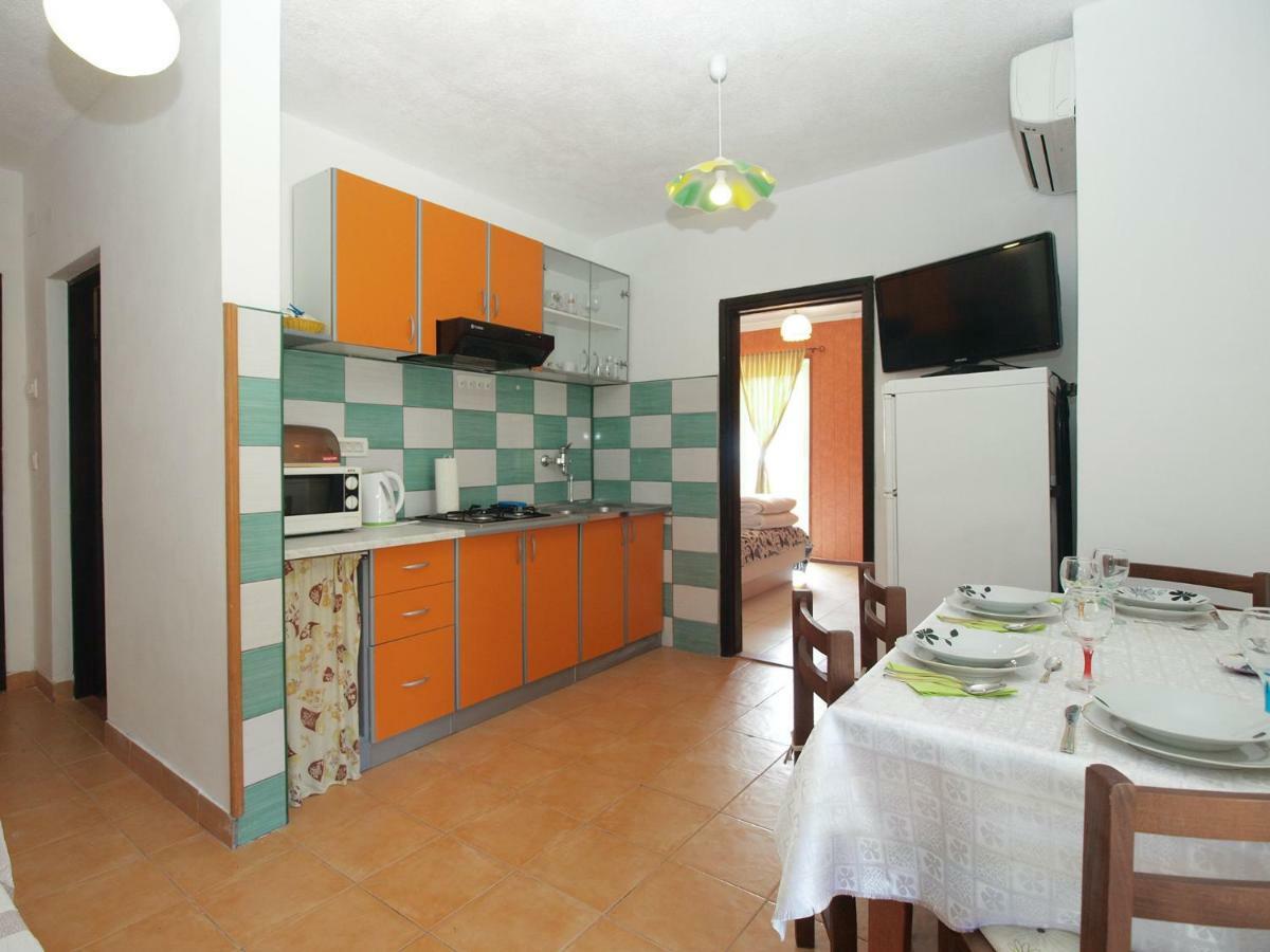 Apartments Davor 1676 Баньоле Екстериор снимка
